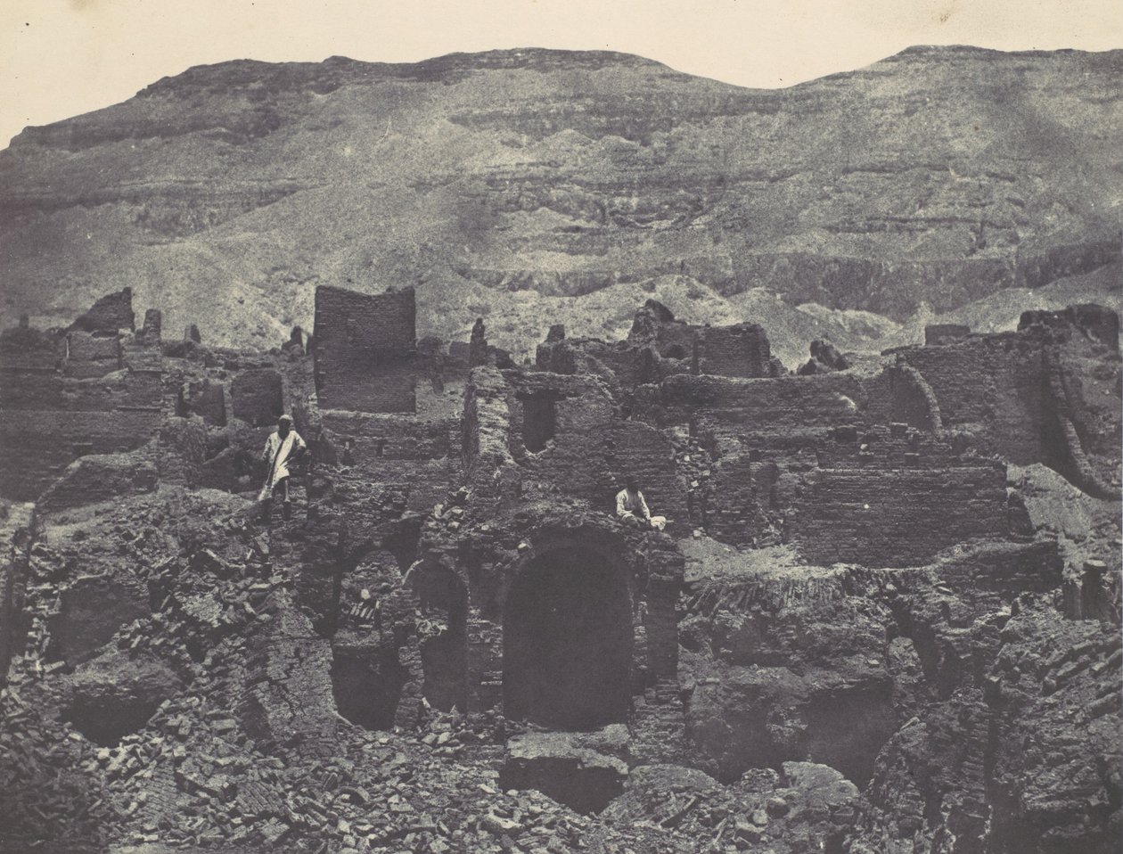 Thebes. Medinet-Habou. Papan kaupungin rauniot, 1850. tekijältä Maxime Du Camp