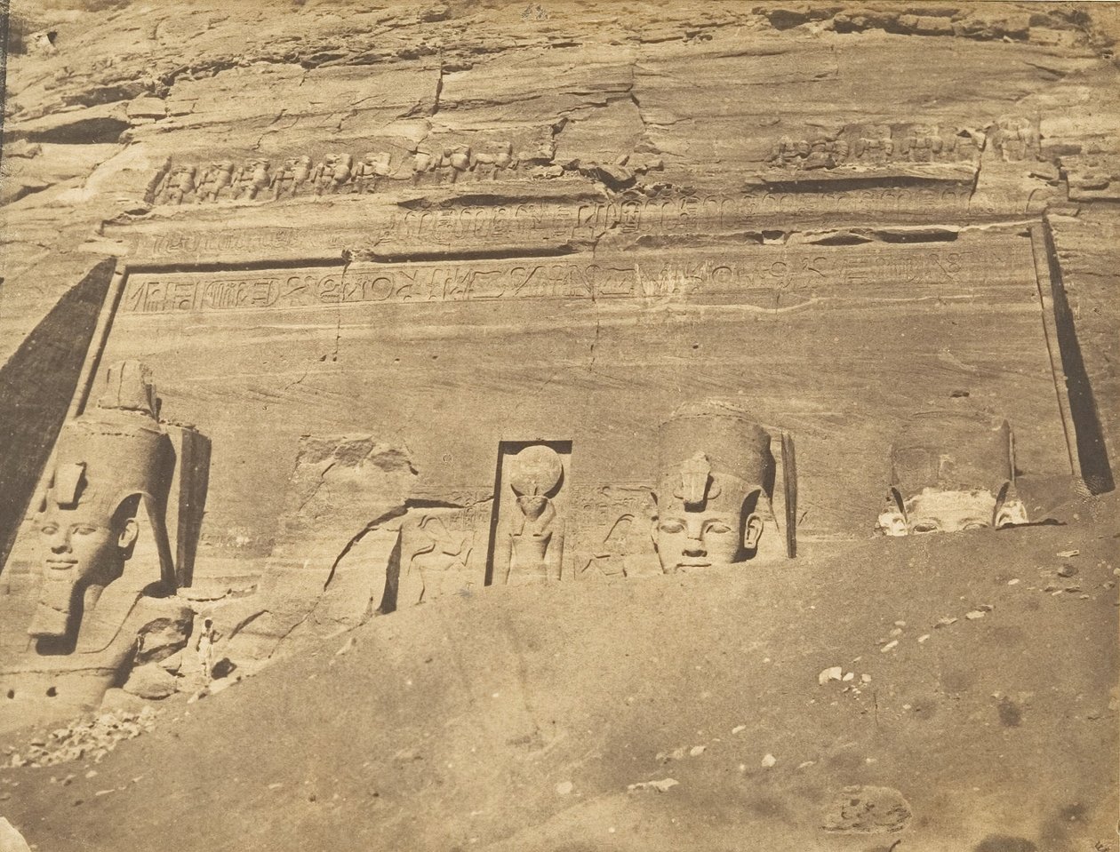 Näkymä Spéos de Phrén julkisivusta Abousemblilissa maaliskuussa 1850. tekijältä Maxime Du Camp