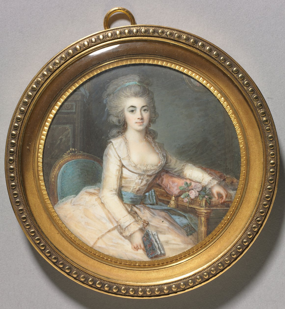 Naisen muotokuva, n. 1780 (akvarelli norsunluulla) tekijältä Maximilien Villers