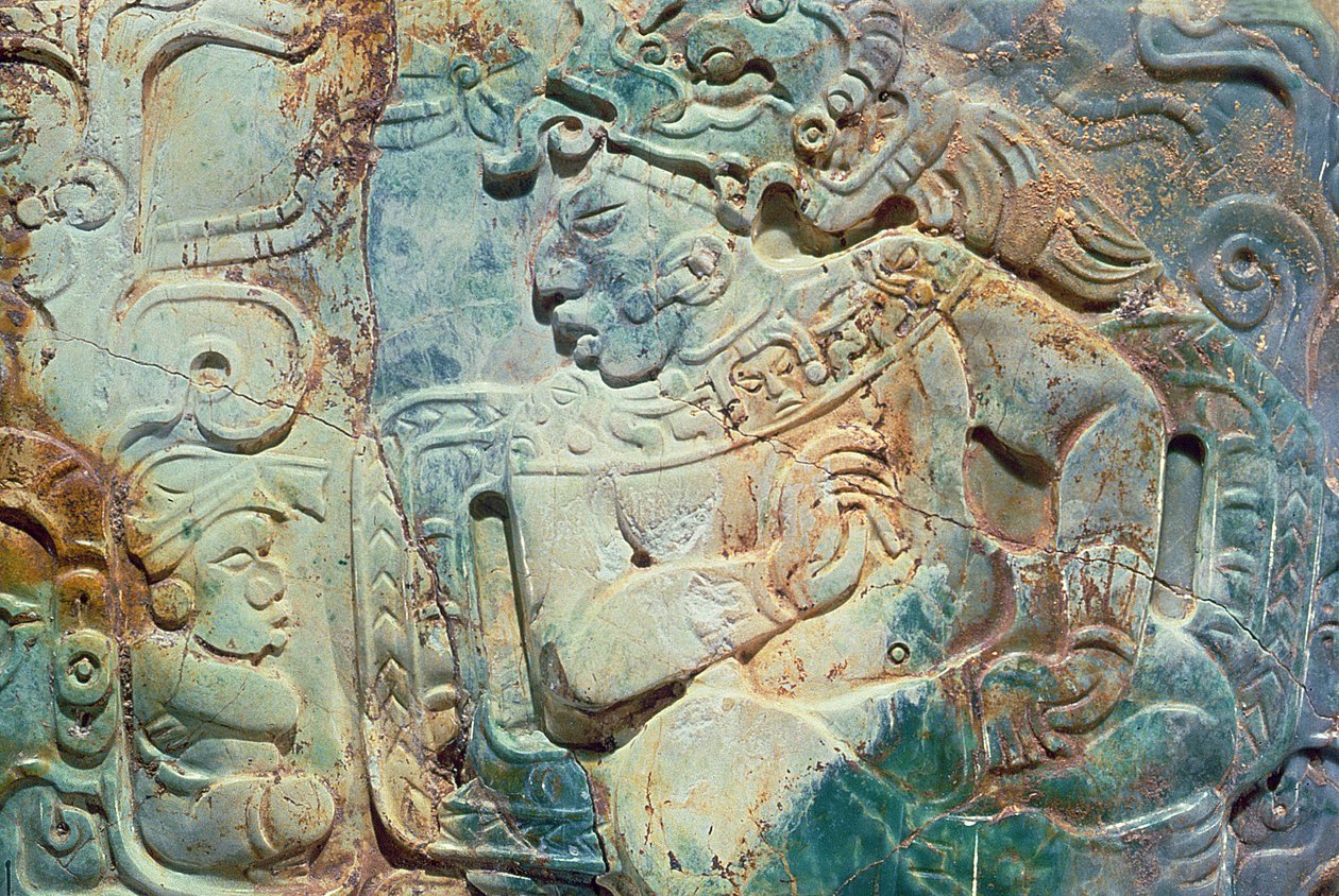 Kuninkaan pectoral ja hovimies Tikalista (jade) tekijältä Mayan