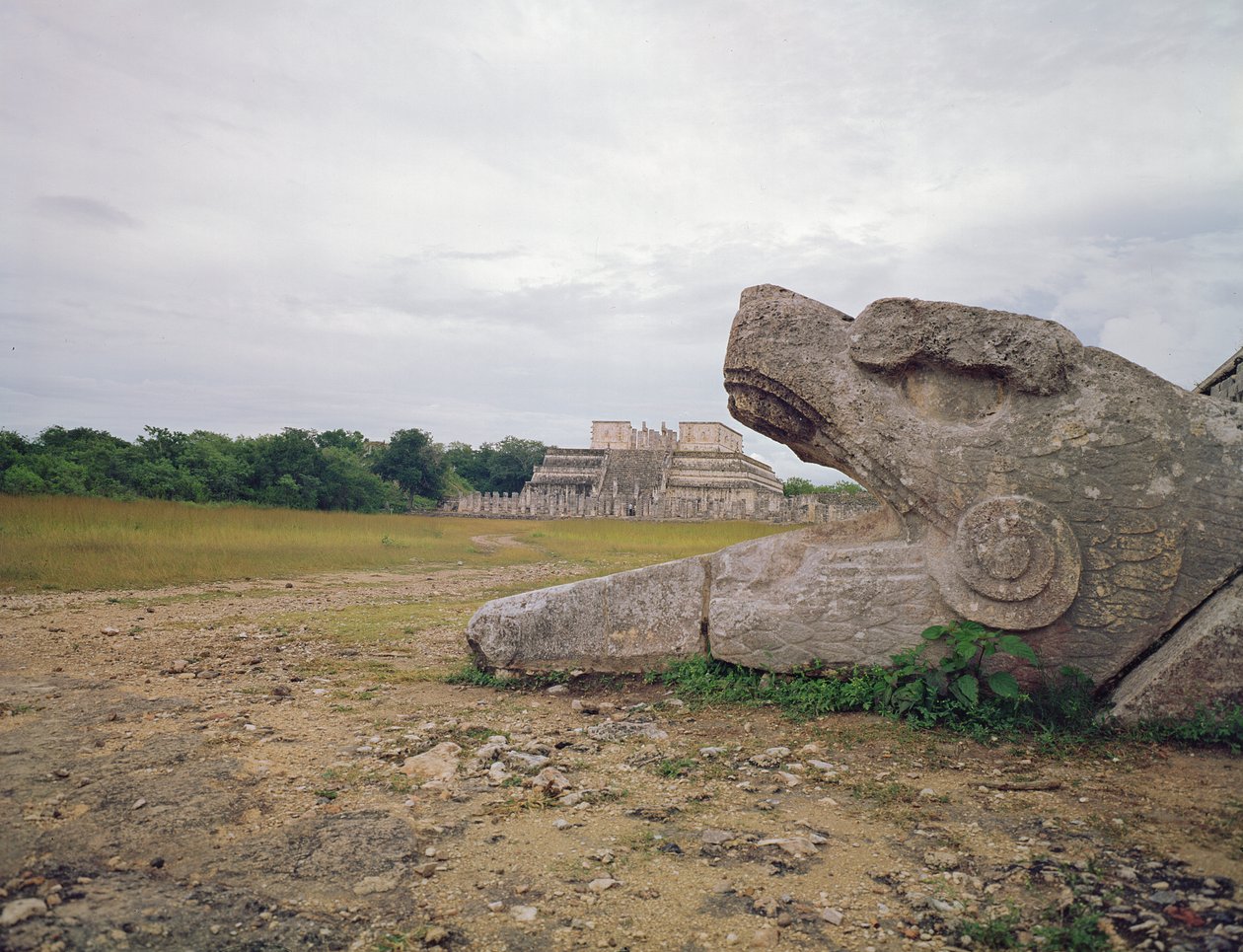 Sotureiden temppeli ja käärmepylväs tekijältä Mayan