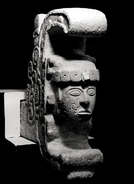 Uxmalin kuningatar, temppelikaiverrus, 987-1185 (hiekkakivi) tekijältä Mayan
