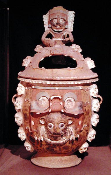 Kannen uurna, Guatemala, Classic Period, 600-950 (terrakotta) tekijältä Mayan