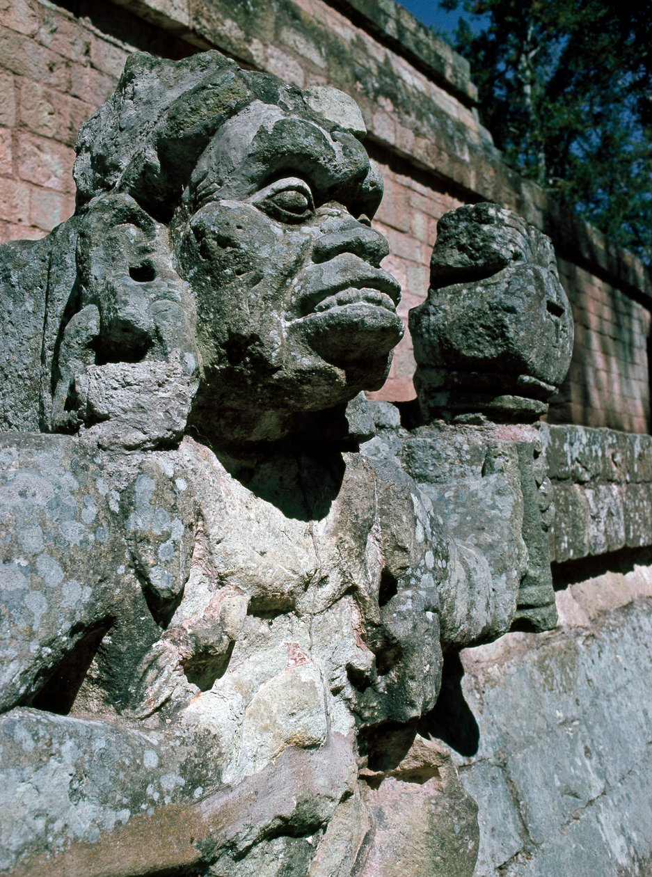 Kiviveistokset - temppeli 11 tekijältä Mayan