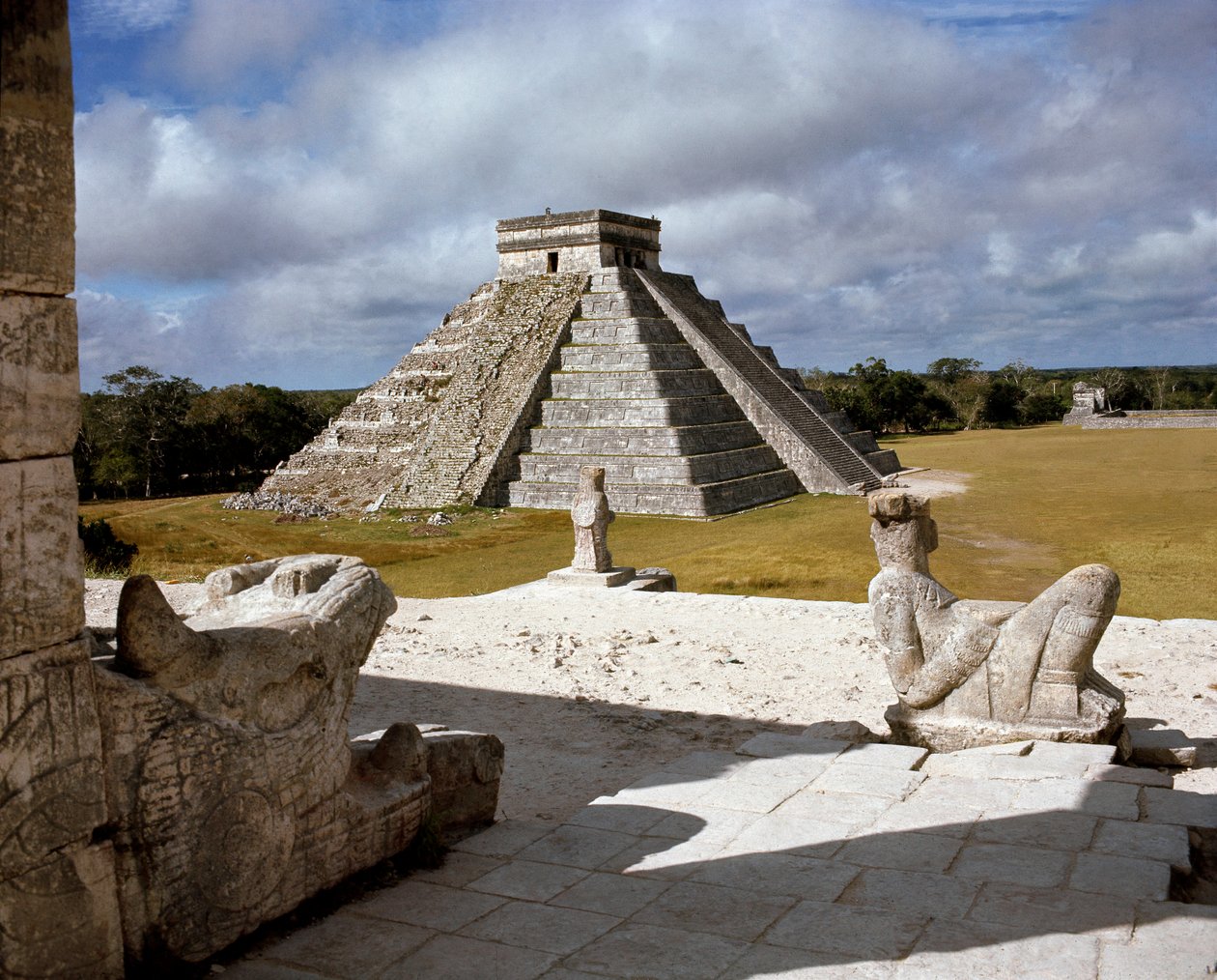 Castillo soturien temppelistä, 750-1200 tekijältä Mayan
