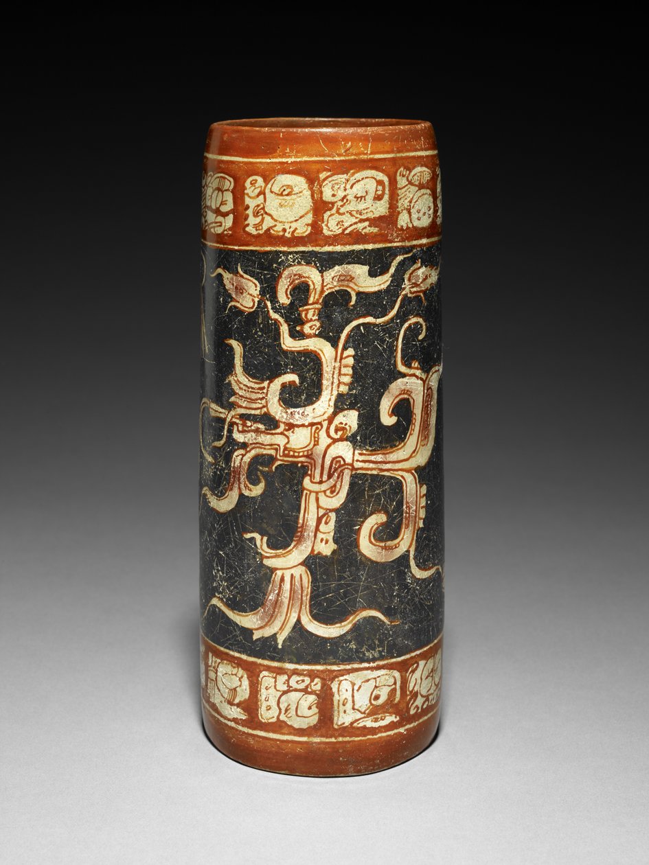 Alus animoidulla viikunakasvilla, 600-900 jKr (keramiikka, jossa on lippa) tekijältä Mayan