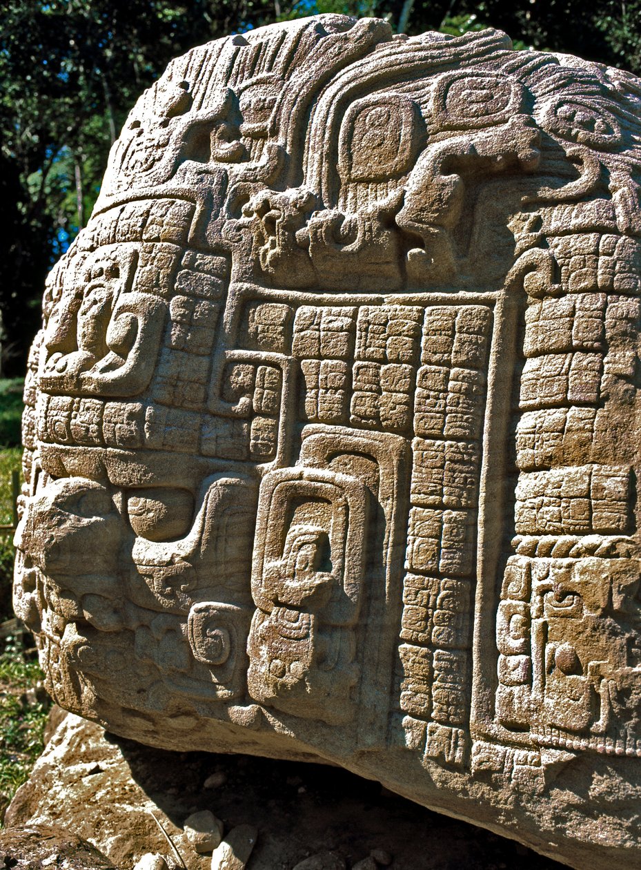 Zoomorfinen alttari P tekijältä Mayan