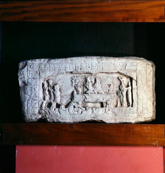 Lintel 3, Piedras Negras, Peten, Guatemala, myöhäinen klassikkokausi (600-900 jKr) (kivi) tekijältä Mayan Mayan