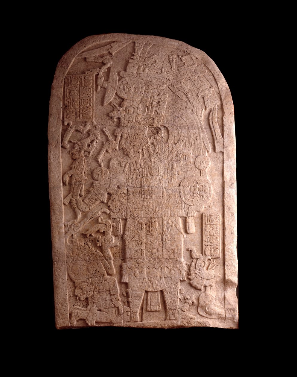 Esikolumbialainen taide, maya-sivilisaatio, myöhäisklassinen aika: kivistela Machaquilasta, Petenistä, Guatemalassa. Guatemala, kansallinen arkeologian ja etnologian museo tekijältä Mayan Mayan
