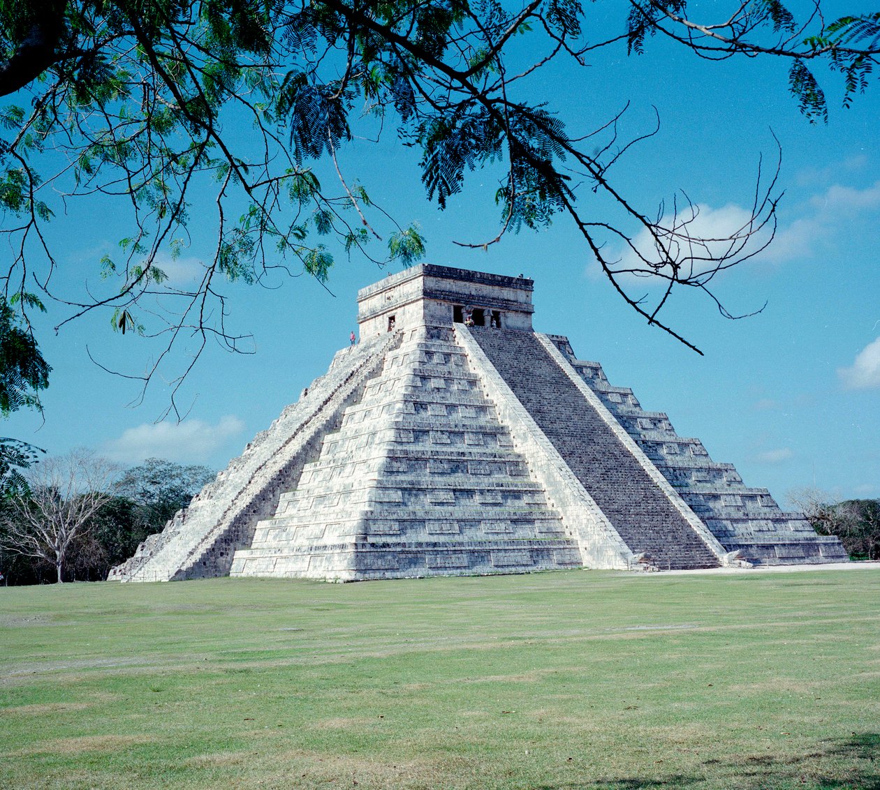 Esikolumbialainen sivilisaatio: näkymä Chichen Itzan paikalle Yucatanin alueella. Mayojen sivilisaatio, klassinen aika ja mayojen renessanssi, 750-1200 jKr. Meksiko tekijältä Mayan Mayan