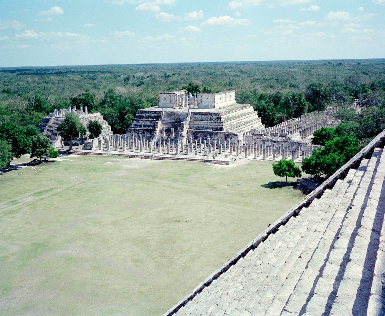 Esikolumbialainen sivilisaatio: näkymä Chichen Itzan paikalle Yucatanin alueella. Mayojen sivilisaatio, klassinen aika ja mayojen renessanssi, 750-1200 jKr. Meksiko tekijältä Mayan Mayan