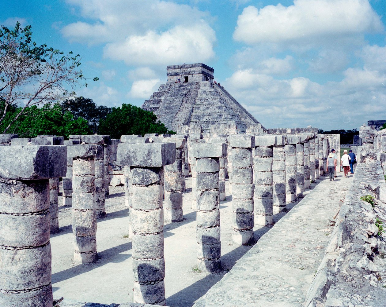 Esikolumbialainen sivilisaatio: näkymä Chichen Itzan paikalle Yucatanin alueella. Mayojen sivilisaatio, klassinen aika ja mayojen renessanssi, 750-1200 jKr. Meksiko tekijältä Mayan Mayan