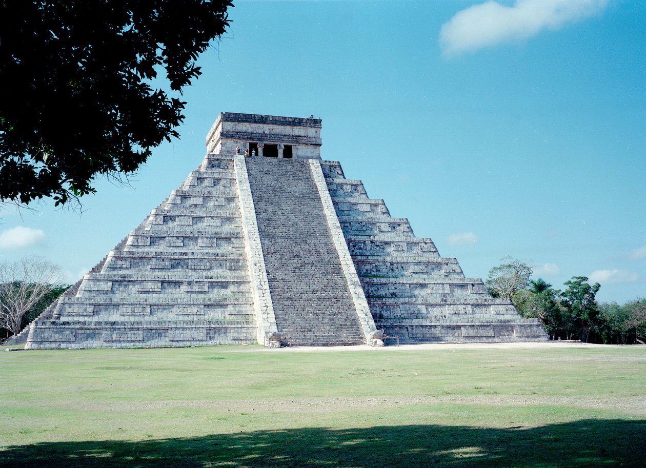 Esikolumbialainen sivilisaatio: näkymä Chichen Itzan paikalle Yucatanin alueella. Mayojen sivilisaatio, klassinen aika ja mayojen renessanssi, 750-1200 jKr. Meksiko tekijältä Mayan Mayan