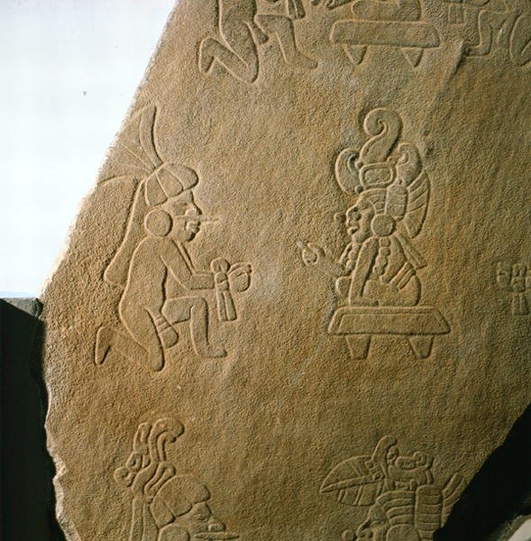 Laatta, johon on kaiverrettu ihmishahmoja, Kaminaljuyusta, Guatemalassa, varhaisklassinen aika (250-600) (kivi) tekijältä Mayan Mayan