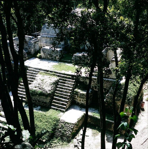 Temple N, myöhäisklassinen aika (600-900 jKr) (kuva) tekijältä Mayan Mayan