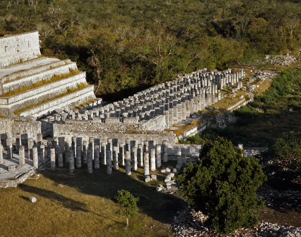 1000 pylvään temppeli tekijältä Mayan Mayan