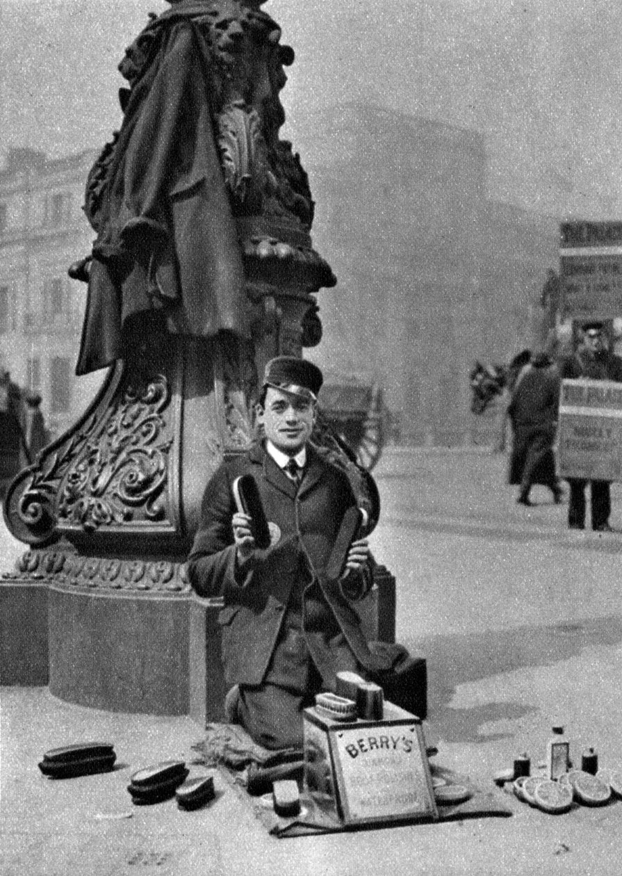 A bootblack, Lontoo, 1926-1927 tekijältä McLeish