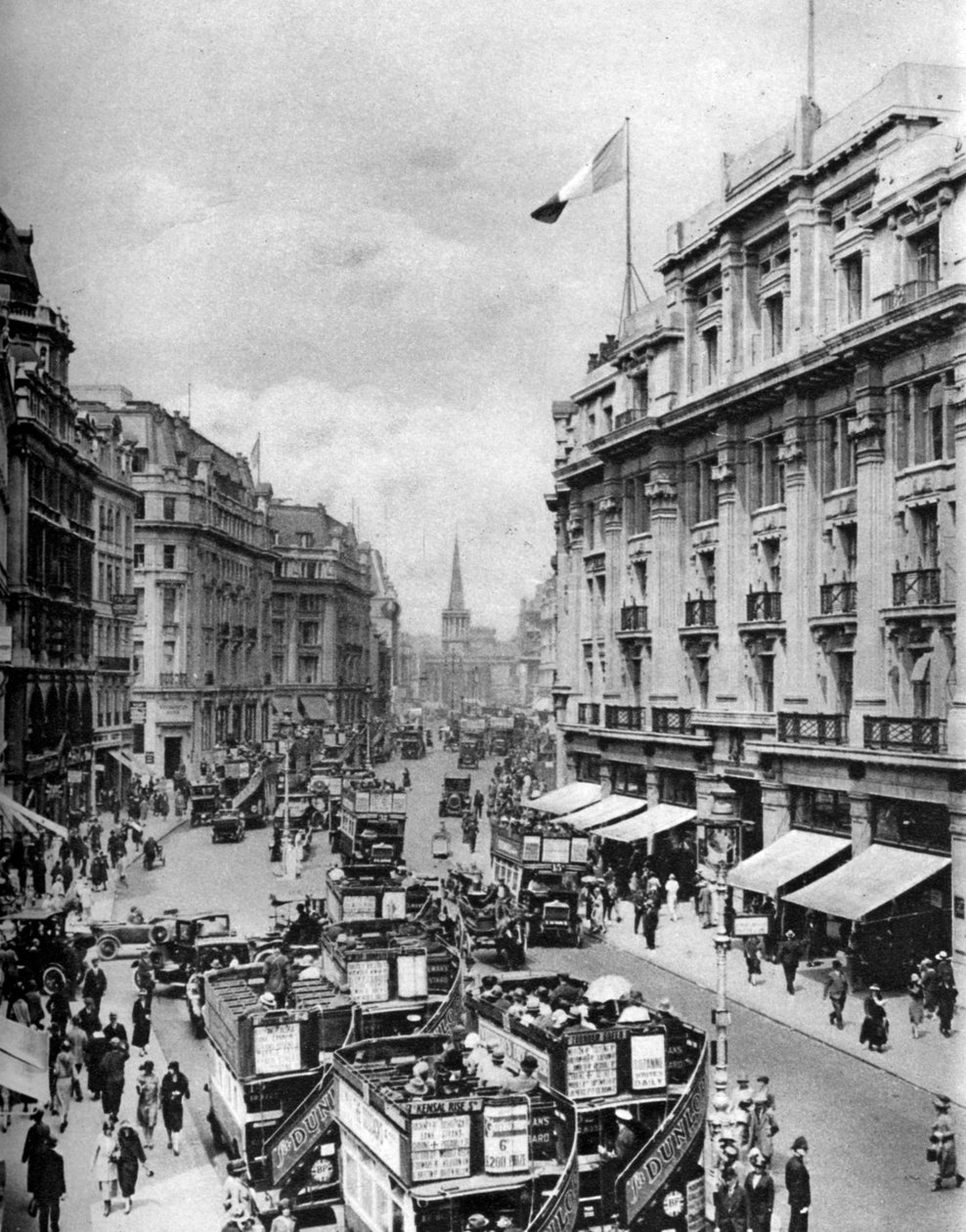 Regent Street, Lontoo, 1926-1927 tekijältä McLeish