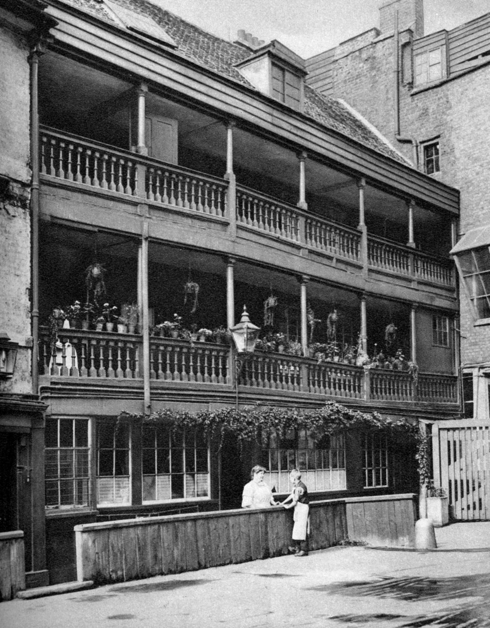 George, 1600-luvun majatalo, Southwark, Lontoo, 1926-1927 tekijältä McLeish