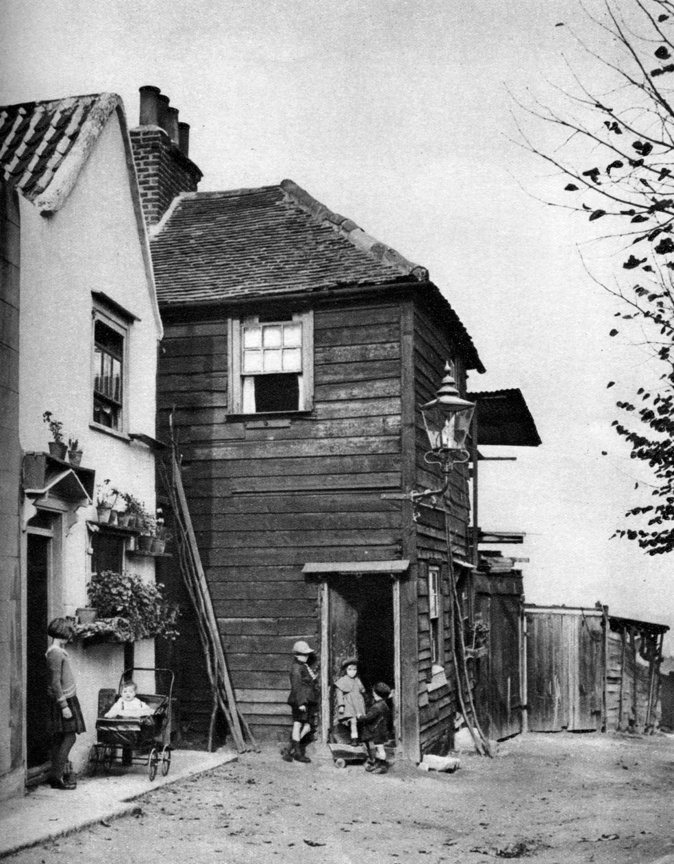 Townsend Yard, Highgate High Streetin varrella, Lontoo, 1926-1927. tekijältä McLeish