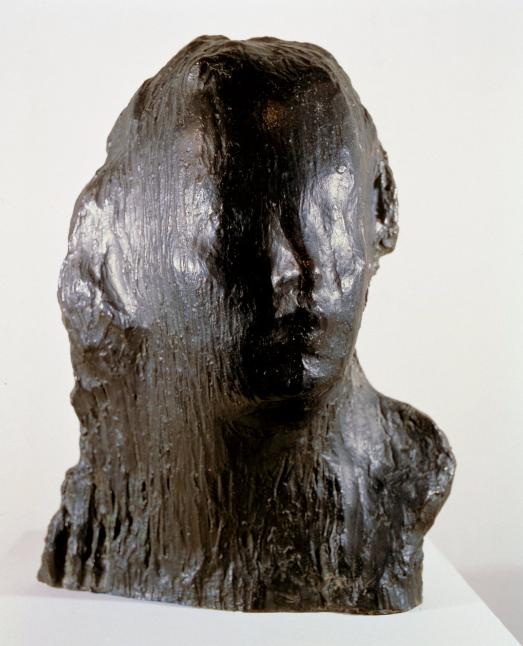 "Ecco Puer" (lapsiprintti. Alfred Mondin muotokuva kuusivuotiaana) tekijältä Medardo Rosso