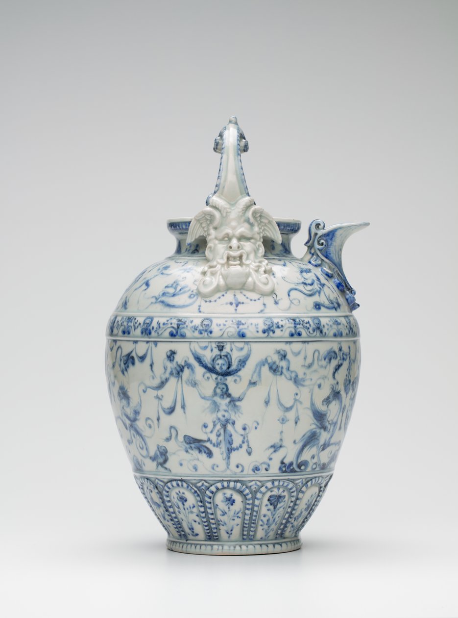 Ewer (kannu) tekijältä Medici Porcelain Manufactory