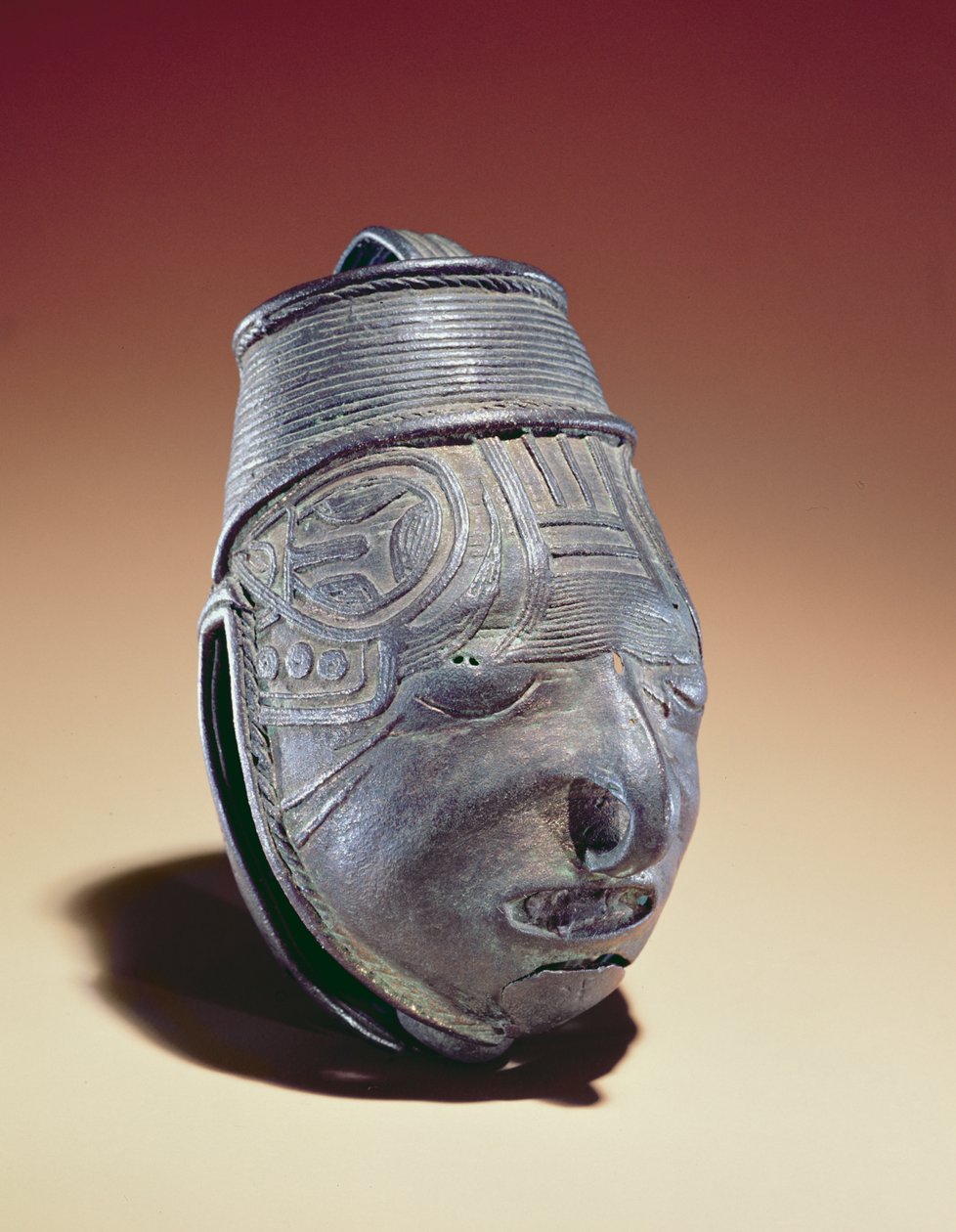 Kello Meksikon länsirannikolta, myöhäisklassinen aika, n. 1200-1550 jKr (kupari) tekijältä Mesoamerican