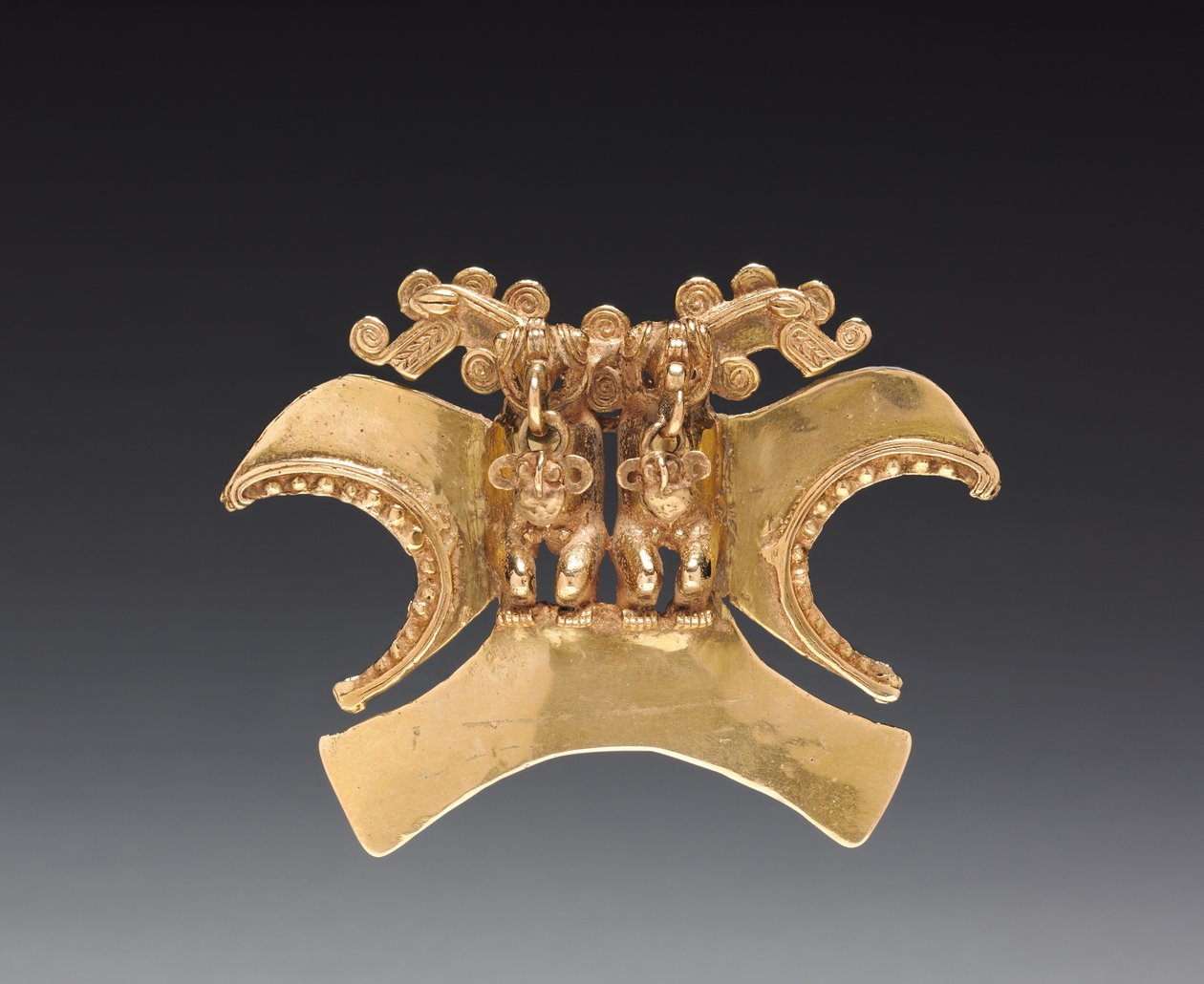 Kaksinkertainen lintupääinen figuuririipus, n. 1000-1500 (valettu ja vasaroitu kulta) tekijältä Mesoamerican Mesoamerican