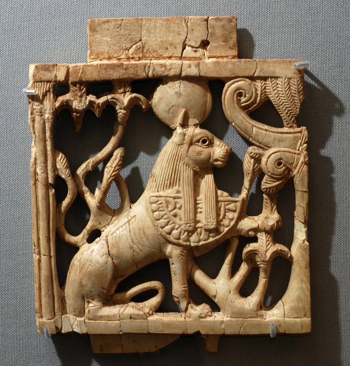 Norsunluutaulu, Nimrud, noin 900-600 eaa tekijältä Mesopotamian
