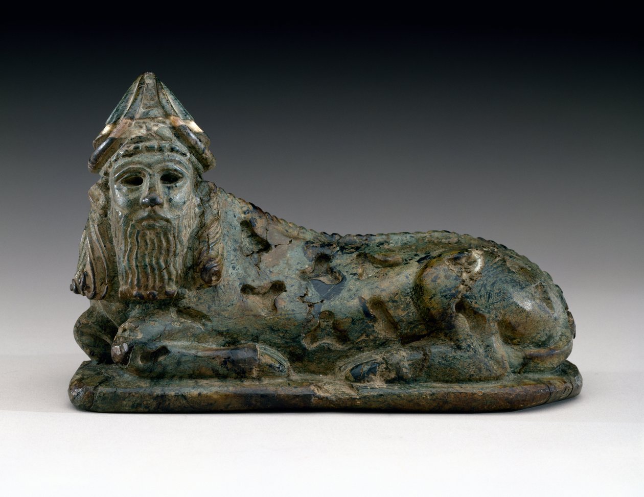 Jumaluuden Lama, noin 2100-2000 eKr. (käärme) tekijältä Mesopotamian