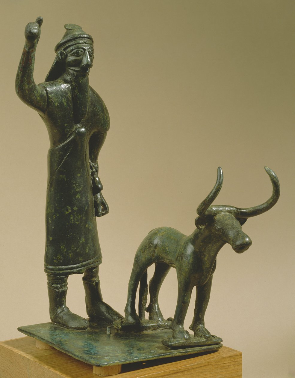 Mies härän kanssa, sinun, Hammurabi-ajalta, noin 1800-1600 eKr. (pronssi) tekijältä Mesopotamian Mesopotamian