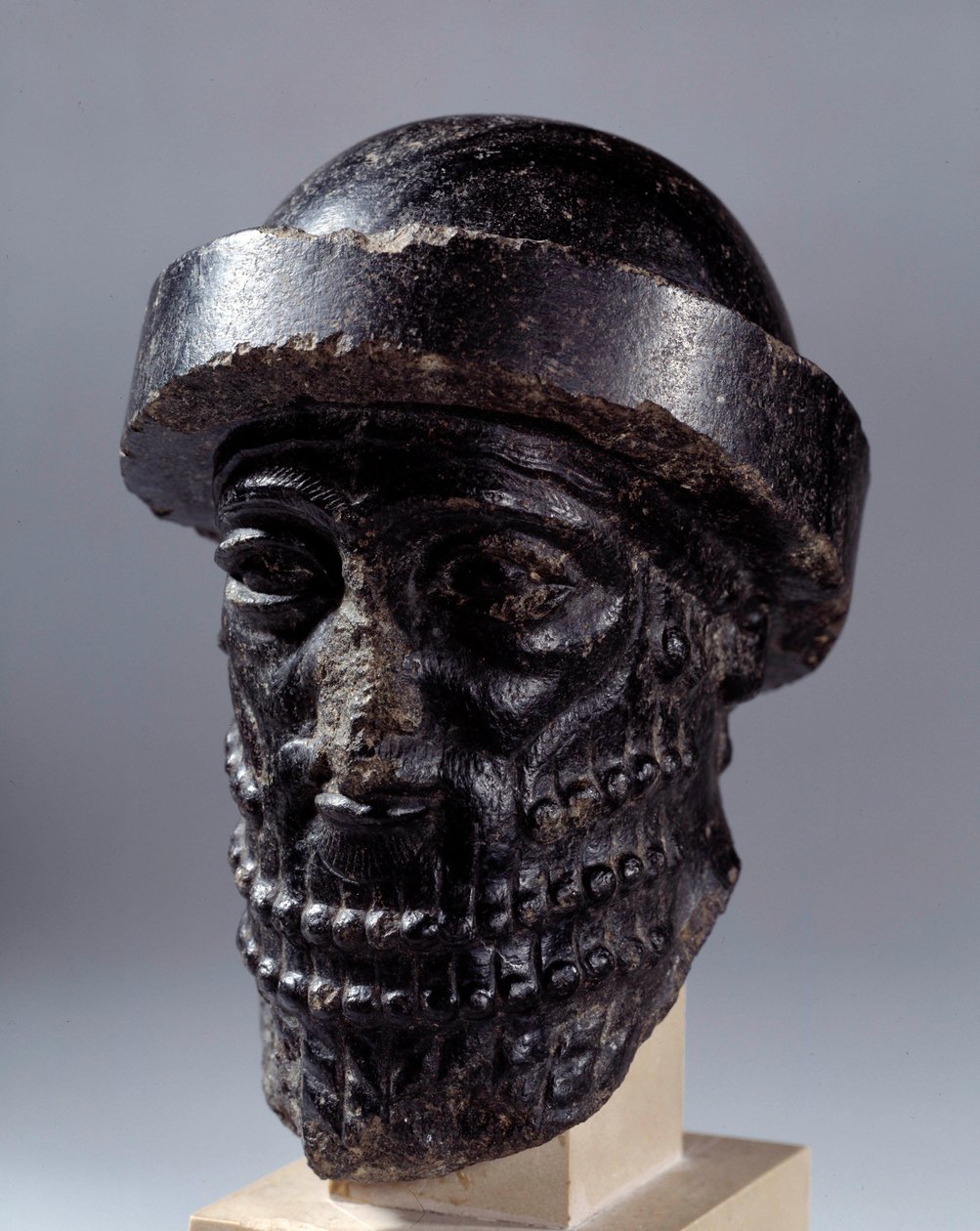 Mesopotamia: Hammurabi-niminen dioriittiin veistetty pää. Susalta. Himmeä. 0,15x0,1 m. Pariisi, Louvre-museo tekijältä Mesopotamian Mesopotamian