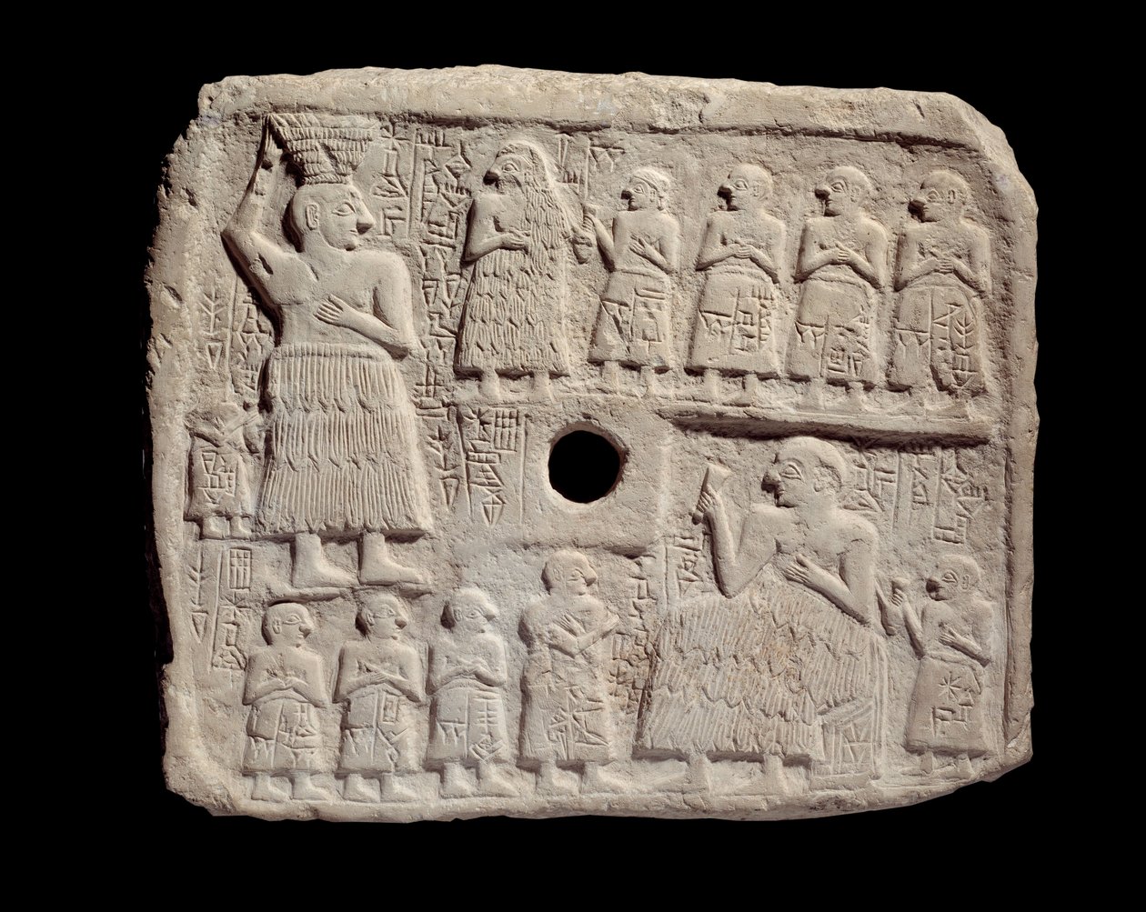 Mesopotamia: Lagashin kuninkaan Ur-Nanshen (Meidän nansheemme) kalkkikivessä oleva matala kohokuvio. Sumerilainen aikakausi. Tello Parisista, musee du Louvre - Muistoreliefi Lagashin (Ur-Nanshe) kuninkaan (Ur-Nanshe) (Meidän nansheemme) uskonnollisen raken tekijältä Mesopotamian Mesopotamian