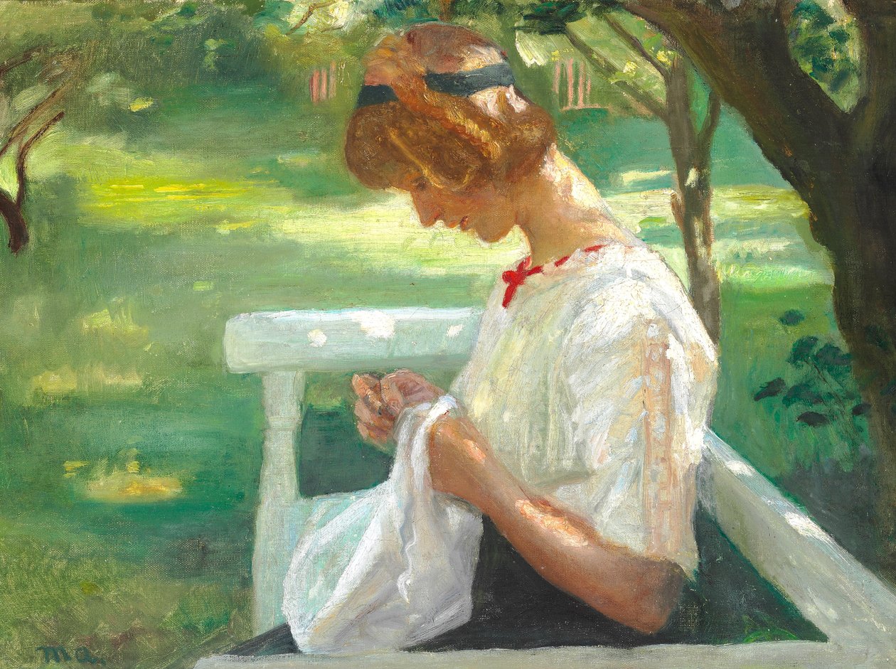 Ella Saxild ompelee puutarhassa kesäpäivänä. tekijältä Michael Peter Ancher