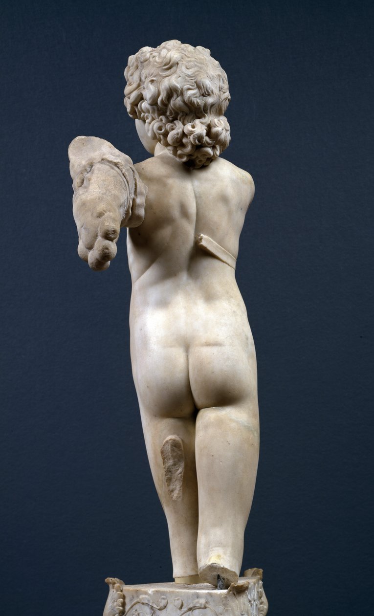 Takakuva "Manhattan" Cupidista, n. 1494-96 (marmori) tekijältä Michelangelo Buonarroti