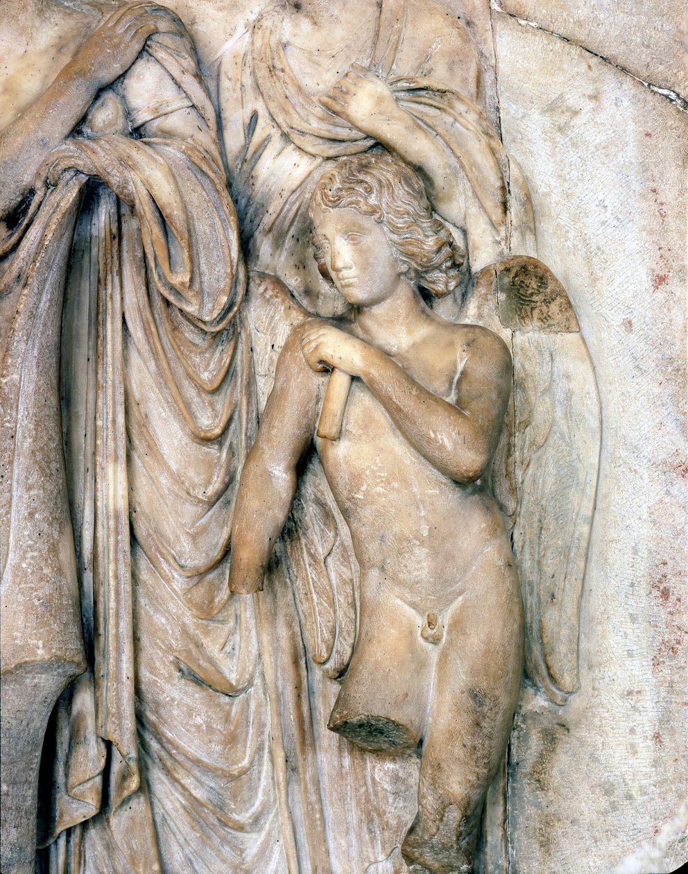 Enkeli, Venetsian marmori, 1500-luvun alku. Hautajaiset, yksityiskohdat, Louvre-museo. Veistos Michelangelo Buonarroti dit Michel Ange (Michelangelo tai Michelangelo tekijältä Michelangelo Buonarroti