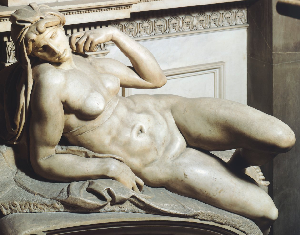 Dawn (Aurora), Michelangelon (1475-1564) Lorenzo de