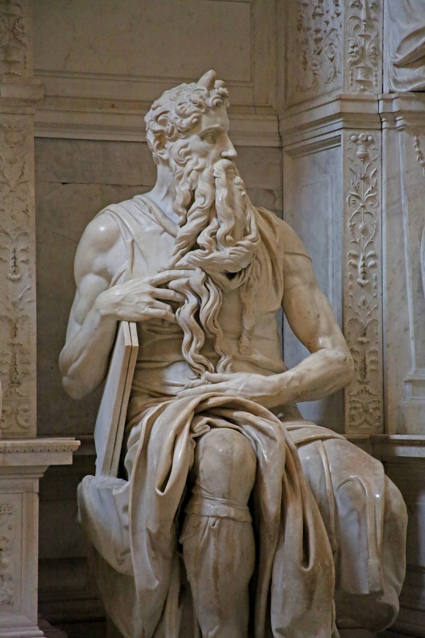 Yksityiskohta Mooseksesta Julius II:n haudasta, 1515 marmoria tekijältä Michelangelo Buonarroti