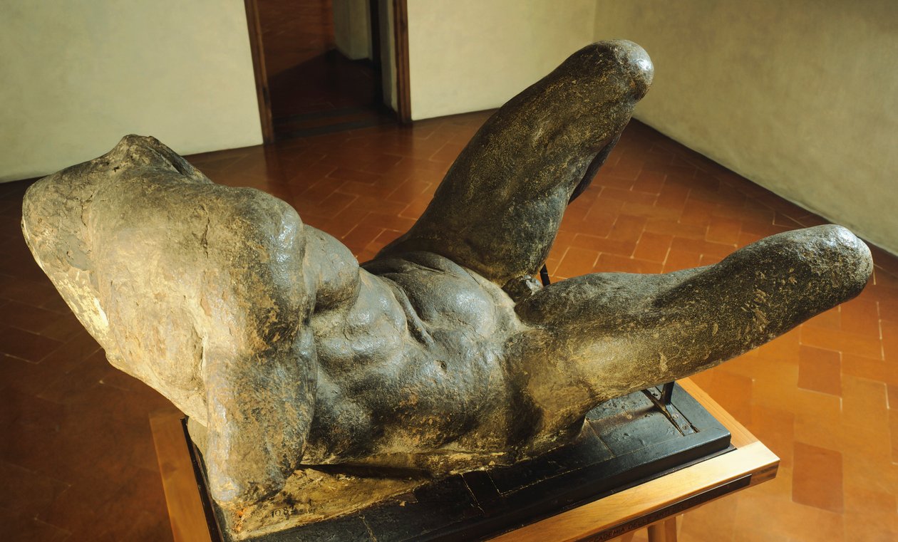 Michelangelon (1475-1564) malli joen personifikaatiosta San Lorenzon uudelle sakristille tekijältä Michelangelo Buonarroti