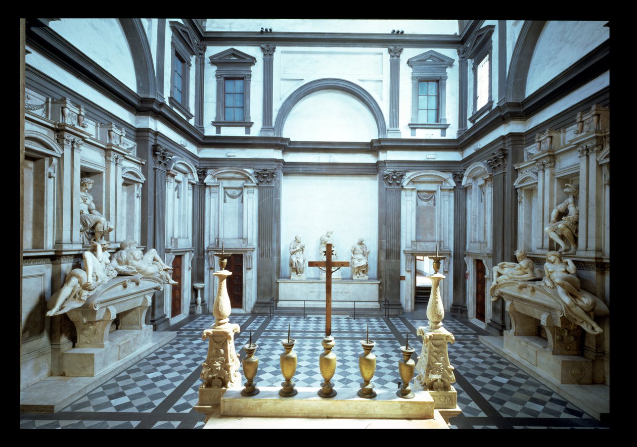Näkymä Michelangelo Buonarrotin (1475-1564) suunnittelemasta sisustuksesta Urbinon herttuan Lorenzon (1492-1519) (l) ja Nemoursin herttuan Giulianon (1479-1516) (r), 1520-24 ja 1530 tekijältä Michelangelo Buonarroti