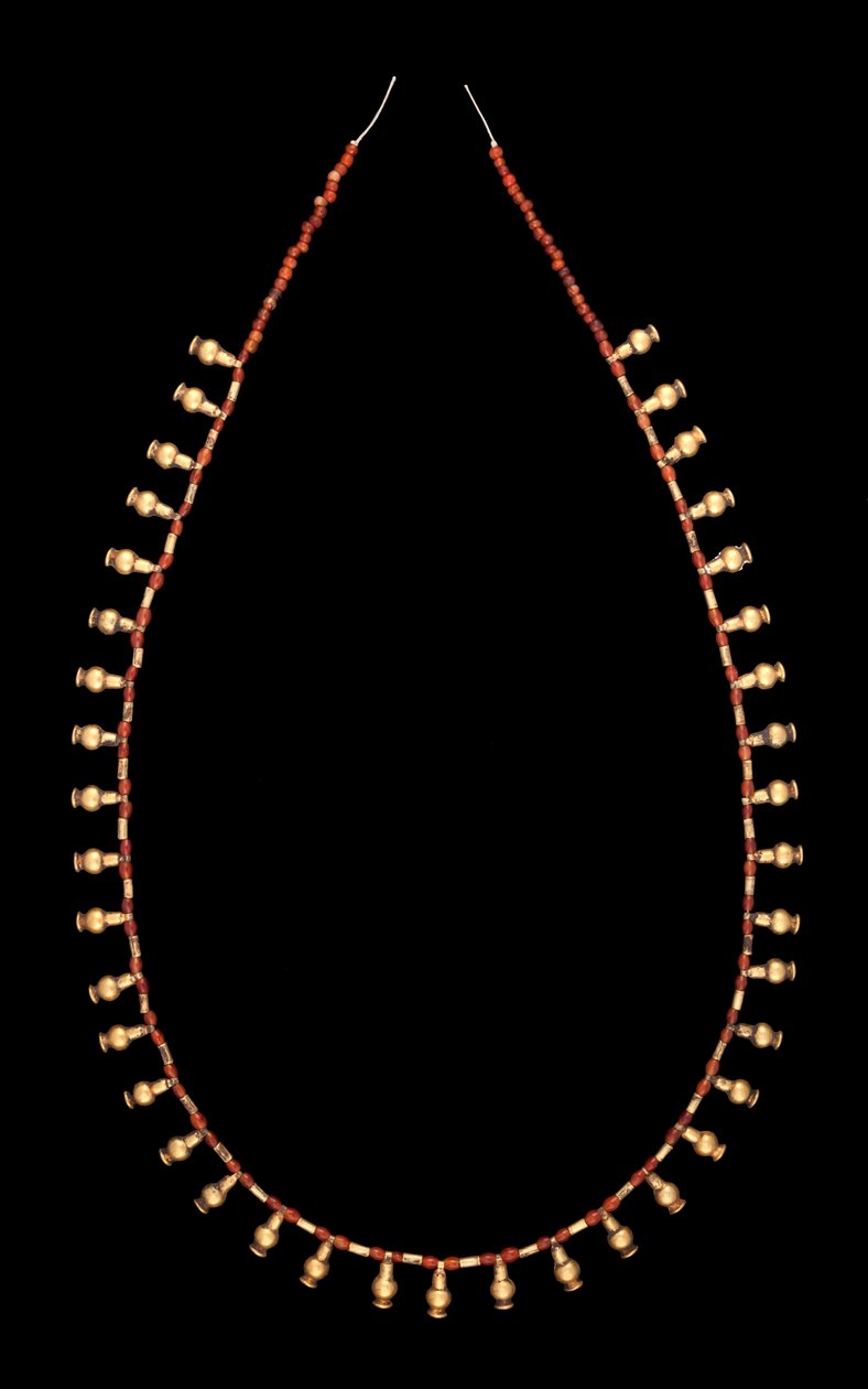 Kultapulloriipukset karneolihelmikaulakorulla tekijältä Middle Kingdom Egyptian