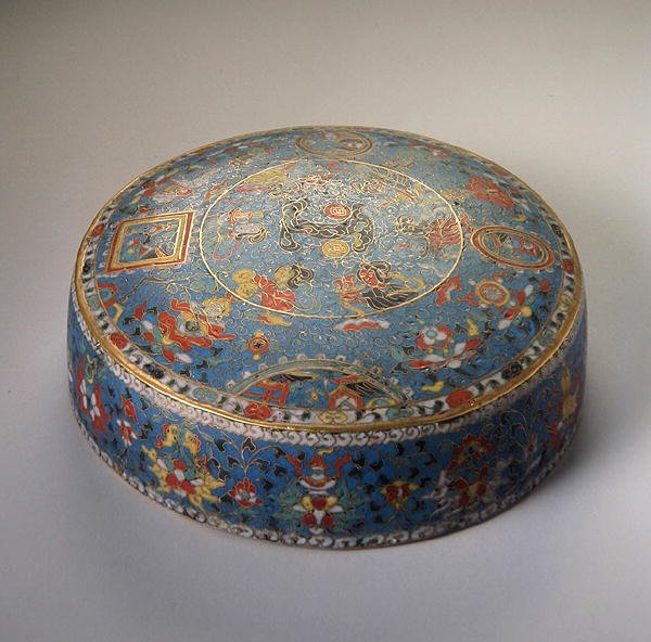 Mandala (cloisonne emali) (katso myös 272150) tekijältä Ming Dynasty Chinese School