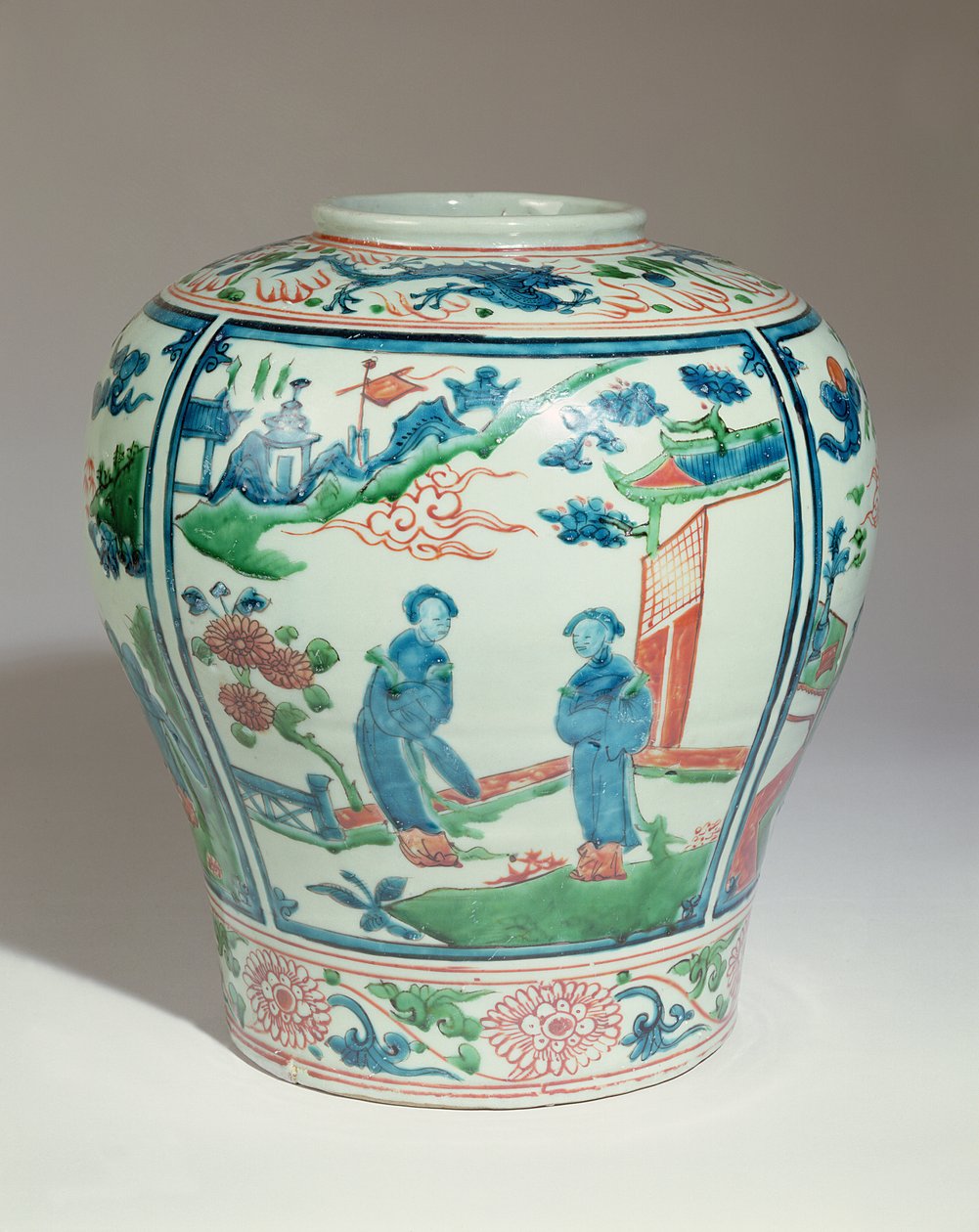 Swatow monivärinen munamuotoinen purkki, 1500-luvun loppu (keraaminen) tekijältä Ming Dynasty Chinese School