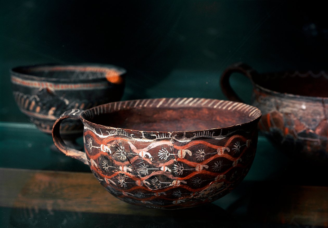 Minolainen taide: Kamares (Kreeta) -kauden protopalatiale (2100-1650 eKr.) keraaminen kuppi Cnossoksesta. Heraklion, arkeologinen museo tekijältä Minoan