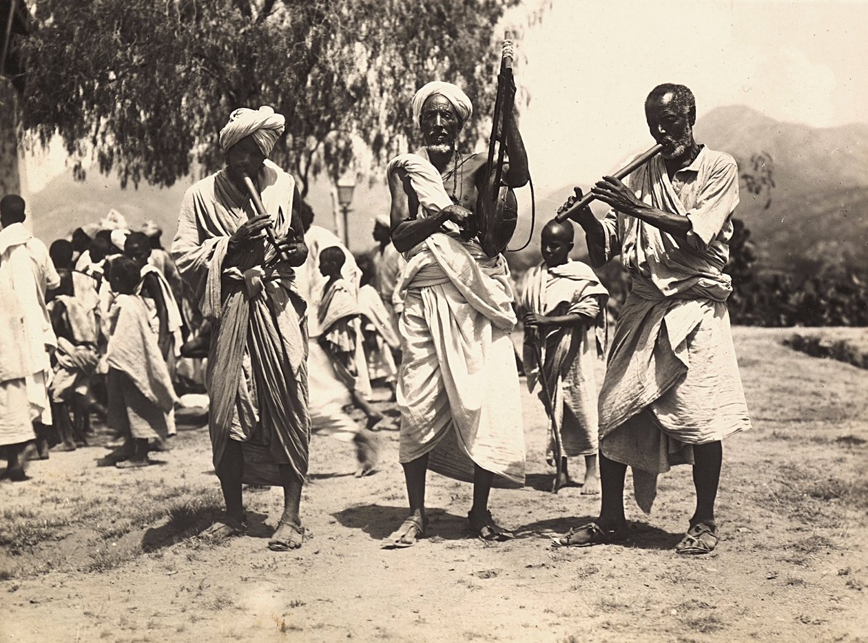 "Imperiumin rakentaminen" fasistisella aikakaudella: Habab-muusikot, 9.5.1936 (m/v kuva) tekijältä Modestino Baldinetti