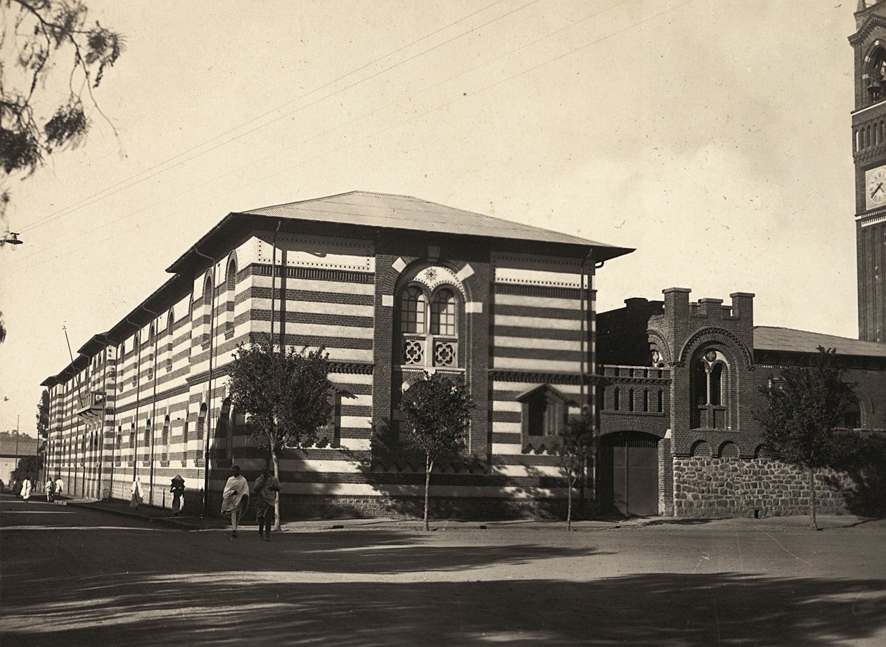 "Imperiumin rakentaminen" fasistisella aikakaudella: Istituto S. Giuseppe Asmarassa, 9.5.1936 (b/w kuva) tekijältä Modestino Baldinetti