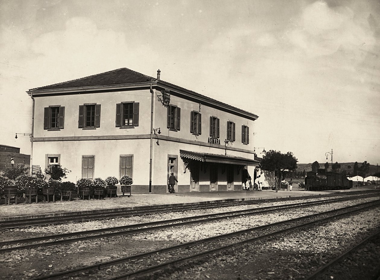 Imperiumin rakentaminen fasistisella aikakaudella: Asmaran rautatieasema, 9.5.1936 (mv/v kuva) tekijältä Modestino Baldinetti