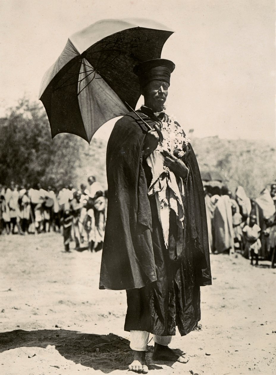 Imperiumin rakentaminen fasistisella aikakaudella: Abessinialainen pappi, 5.9.1936 (mv. kuva) tekijältä Modestino Baldinetti
