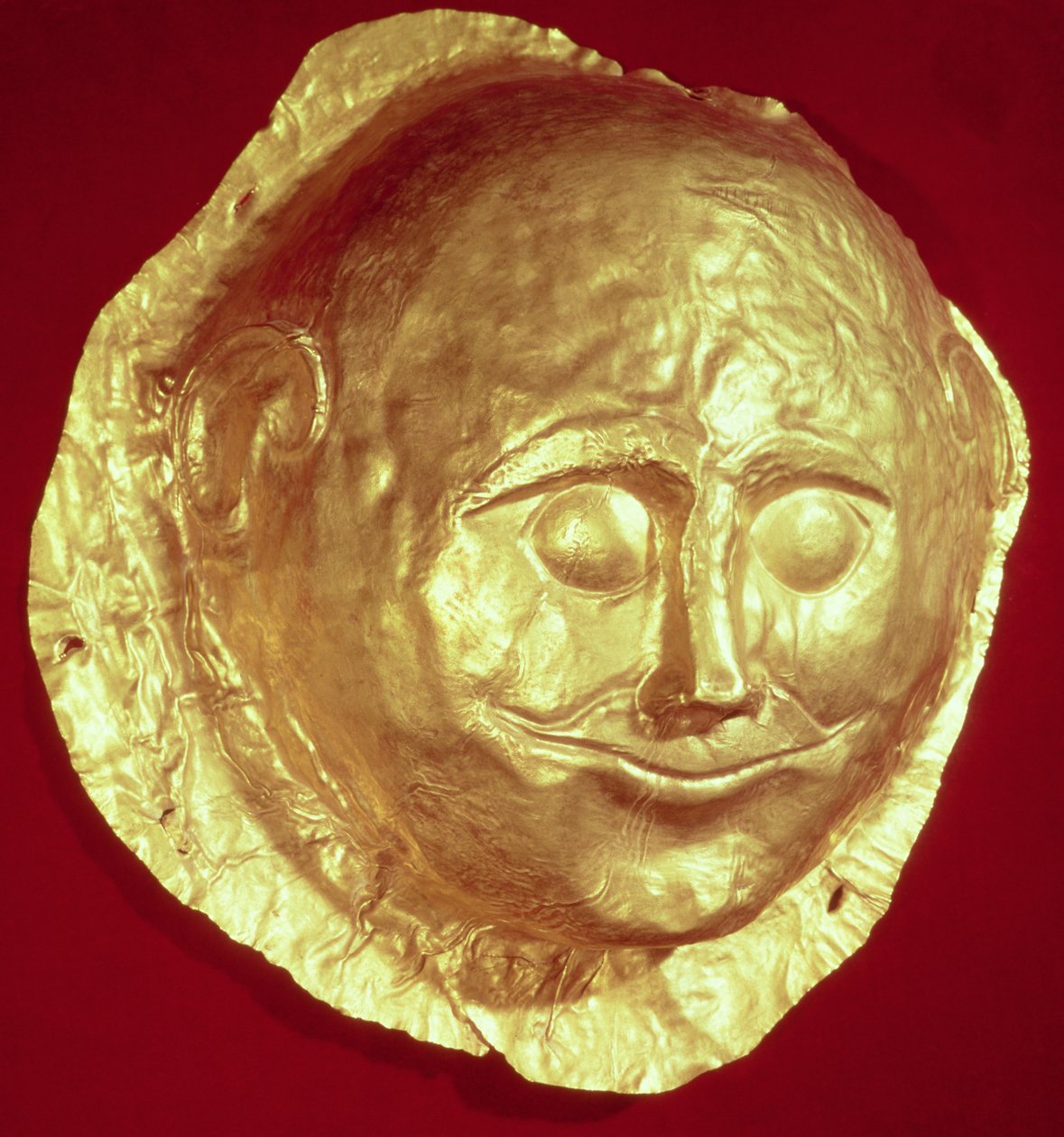 Kuolinaamio hautaympyrän A haudasta IV, Mycenae, n. 1580-1550 eKr. (kulta) tekijältä Mycenaean