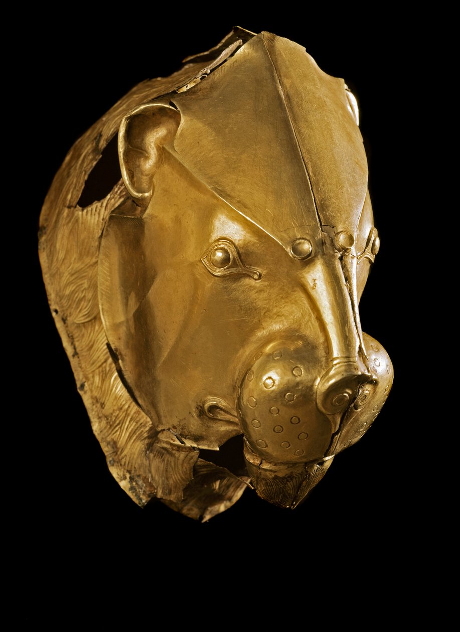 Mykeeninen taide: rhython tai rhyton tai kultainen rython (laitelasi) leijonanpään muodossa haudasta IV, Mycenes. 1500-luvulla eaa. Himmeä. 14 cm Athenes, Kansallinen arkeologinen museo - Mykenean taide: kultainen leijonanpääryton (seremoniallinen lasi) Gr tekijältä Mycenaean